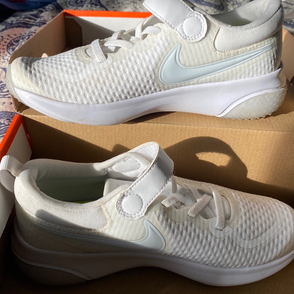 Nike Project Pod size 2 sneakers